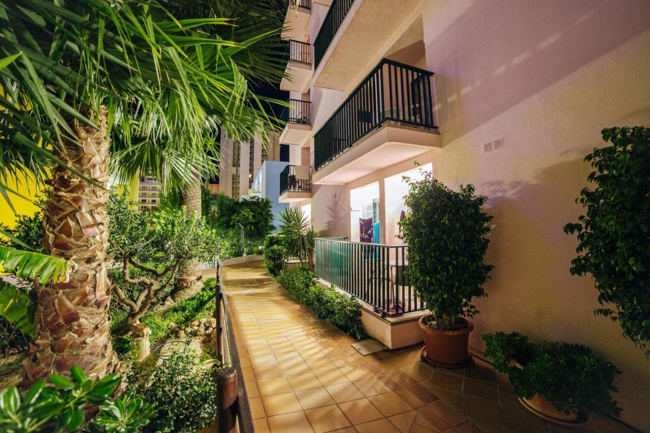 Apartamentos Palm Court Benidorm Eksteriør billede