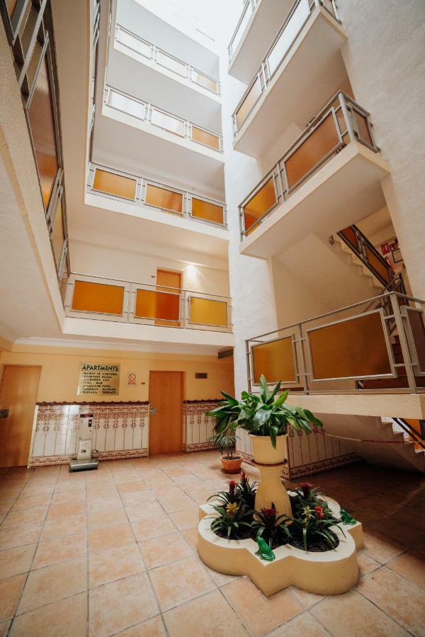 Apartamentos Palm Court Benidorm Eksteriør billede
